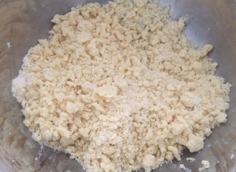 Tart dough - mixing the butter into the flour. Be careful not to overmix
